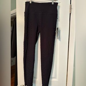 NWT Mono B Large Leopard Textured Leggings